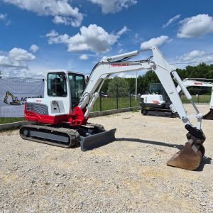 Takeuchi TB250 s 3 korpe
